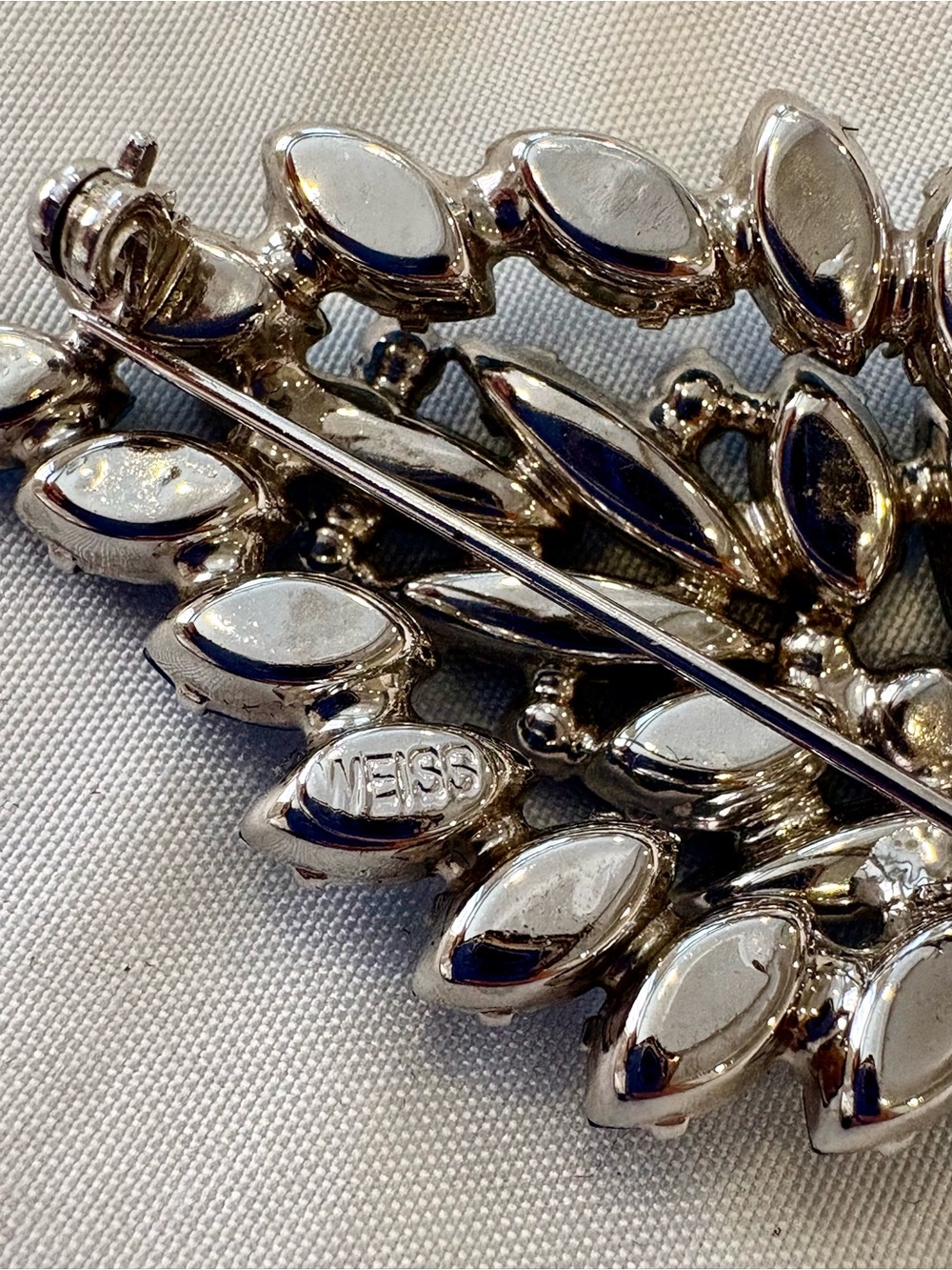 Vintage WEISS Blue Rhinestone Floral Spray Brooch Signed 1950s - Picture 6 of 6